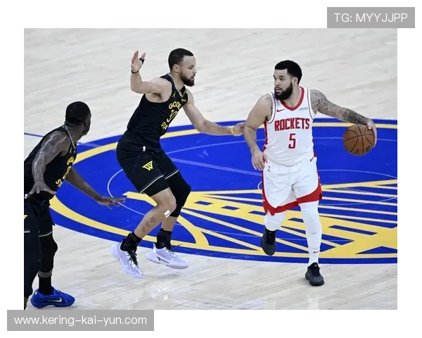 火箭更衣室风波，伊森亚当斯训练中发生争执